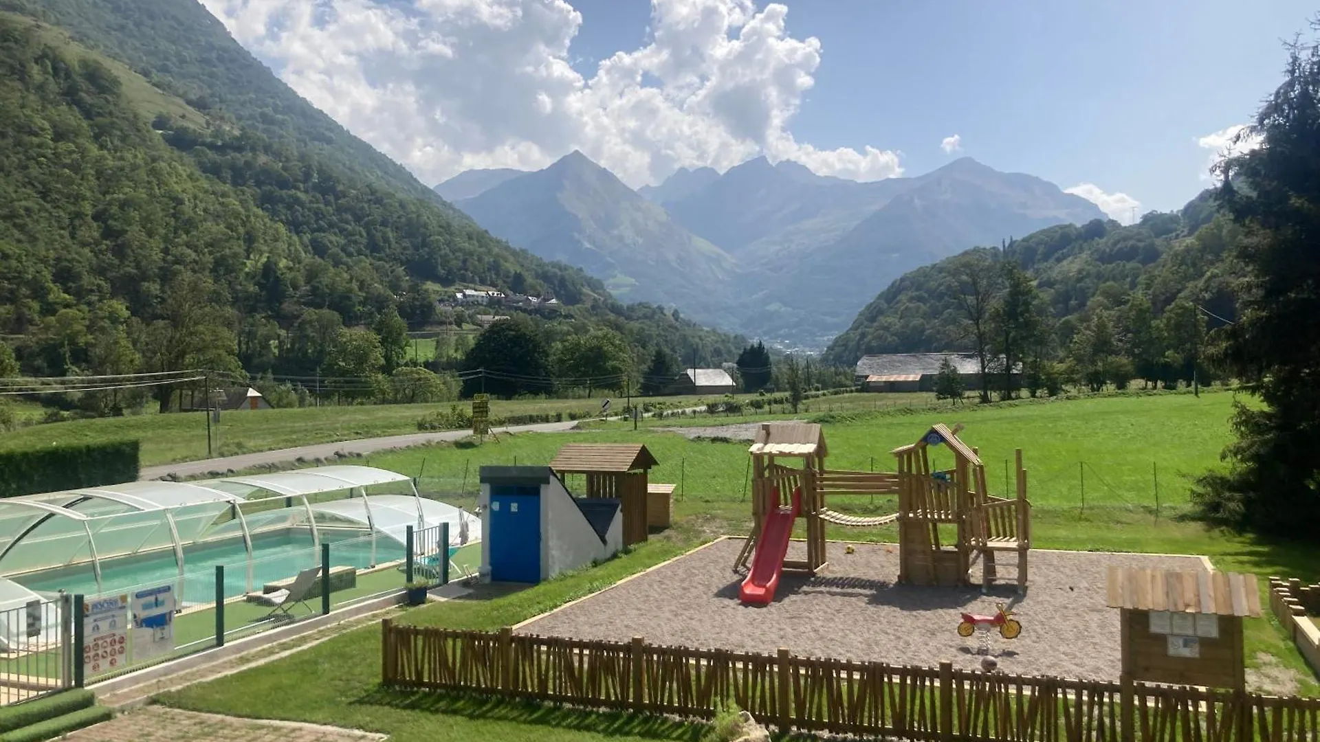 Camping Happy Pyrénées Saligos Francia